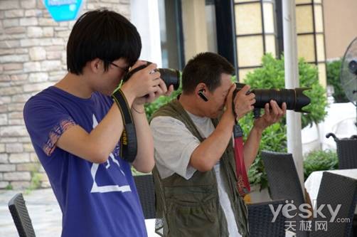 演绎今夏最流行时尚三星存储卡外拍精彩上演