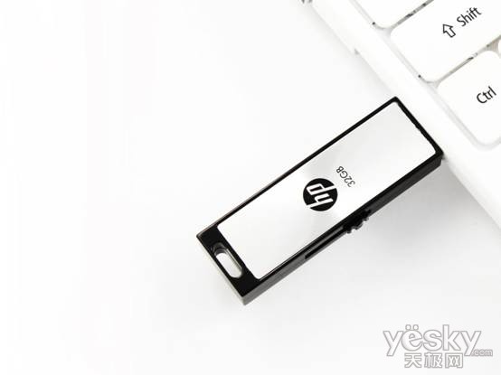 HP USB Flash drive_v275w_32G_Computer.JPG